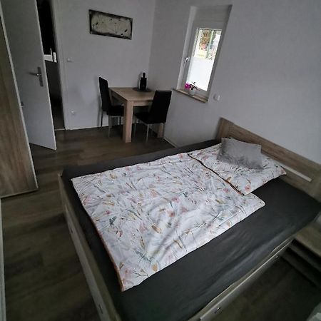 Privates Zimmer In Ruhiger Lage Heidenheim-Steinheim Am Albuch Εξωτερικό φωτογραφία