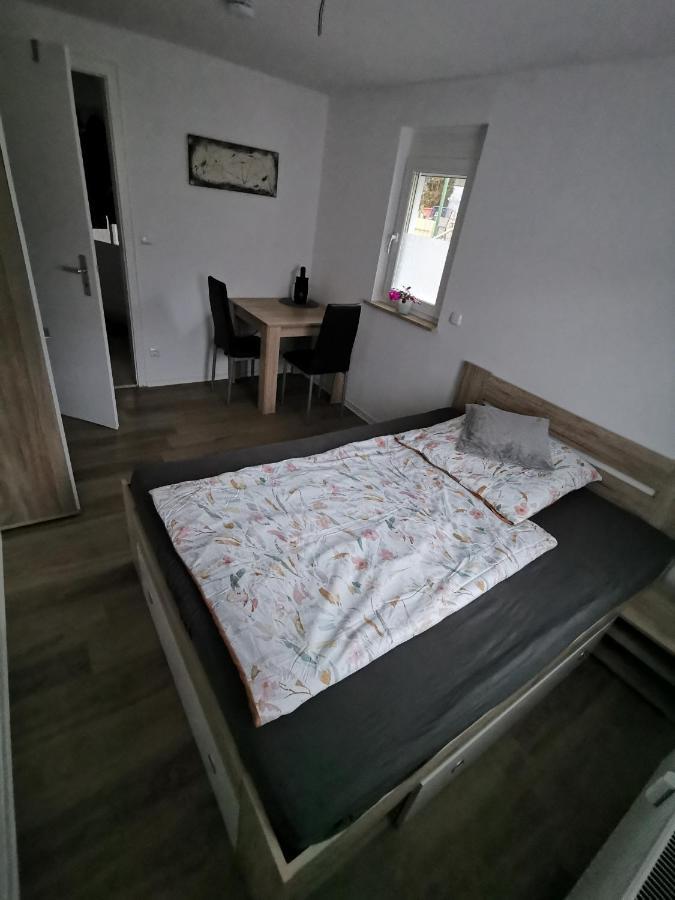 Privates Zimmer In Ruhiger Lage Heidenheim-Steinheim Am Albuch Εξωτερικό φωτογραφία